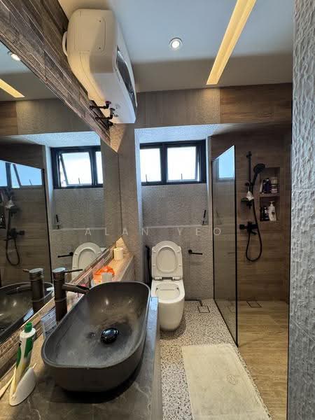455 Hougang Avenue 10, 455 Hougang Avenue 10, Hougang / Punggol / Sengkang, 4 Bedrooms, 1,572 sqft, HDB Flat For Sale, by Alan Yeo, 500283985 - Bathroom - PropertyGuru.com.sg