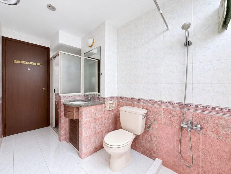 Castle Green, 481 Yio Chu Kang Road, Mandai / Upper Thomson, 4 Bedrooms, 1,410 sqft, Condominium For Sale, by Sebastian Lim Ong Lai (恩莱), 500283993 - Master Bathroom - PropertyGuru.com.sg