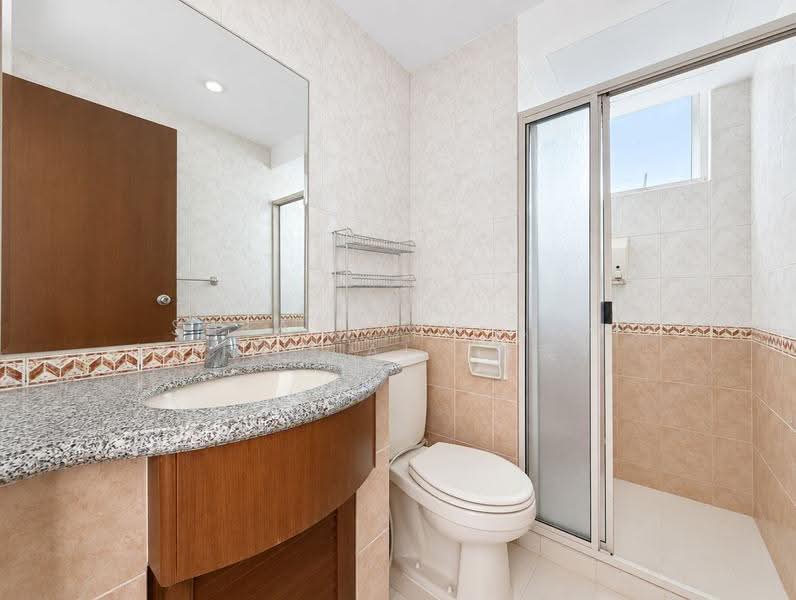 Castle Green, 481 Yio Chu Kang Road, Mandai / Upper Thomson, 4 Bedrooms, 1,410 sqft, Condominium For Sale, by Sebastian Lim Ong Lai (恩莱), 500283993 - Bathroom - PropertyGuru.com.sg