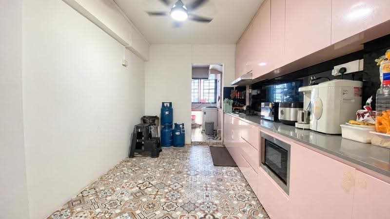 323 Woodlands Street 32, 323 Woodlands Street 32, Admiralty / Woodlands, 4 Bedrooms, 1,754 sqft, HDB Flat For Sale, by Amir Bahrom, 500284015 - Kitchen - PropertyGuru.com.sg