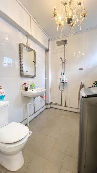 323 Woodlands Street 32, 323 Woodlands Street 32, Admiralty / Woodlands, 4 Bedrooms, 1,754 sqft, HDB Flat For Sale, by Amir Bahrom, 500284015 - Bathroom - PropertyGuru.com.sg