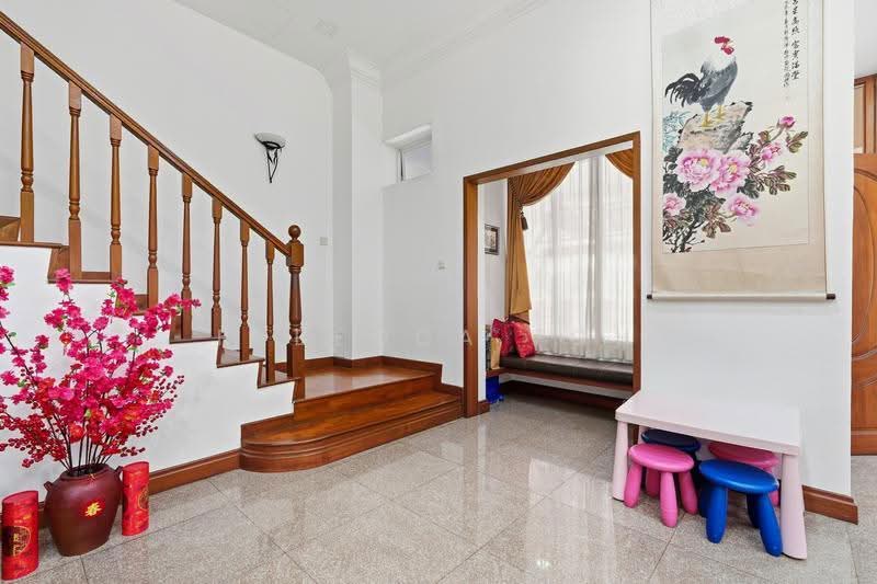 Yunnan Gardens, Yunnan Walk 1, Boon Lay / Jurong / Tuas, 5 Bedrooms, 5,000 sqft, Terraced House For Sale, by Rebecca Toh, 500284018 - Living Room - PropertyGuru.com.sg