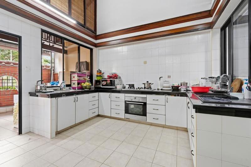 Yunnan Gardens, Yunnan Walk 1, Boon Lay / Jurong / Tuas, 5 Bedrooms, 5,000 sqft, Terraced House For Sale, by Rebecca Toh, 500284018 - Kitchen - PropertyGuru.com.sg