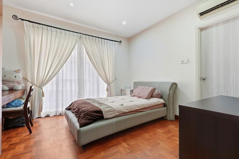 Yunnan Gardens, Yunnan Walk 1, Boon Lay / Jurong / Tuas, 5 Bedrooms, 5,000 sqft, Terraced House For Sale, by Rebecca Toh, 500284018 - Bedroom - PropertyGuru.com.sg