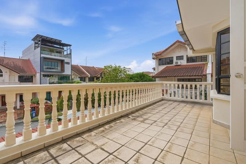 Yunnan Gardens, Yunnan Walk 1, Boon Lay / Jurong / Tuas, 5 Bedrooms, 5,000 sqft, Terraced House For Sale, by Rebecca Toh, 500284018 - Balcony - PropertyGuru.com.sg