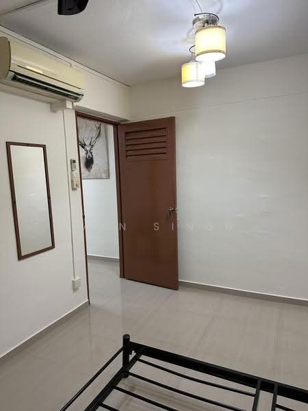 527 Jurong West Street 52, 527 Jurong West Street 52, Boon Lay / Jurong / Tuas, 2 Bedrooms, 721 sqft, HDB Flat For Sale, by Ivan Singh, 500284023 - Master Suite with En Suite - PropertyGuru.com.sg