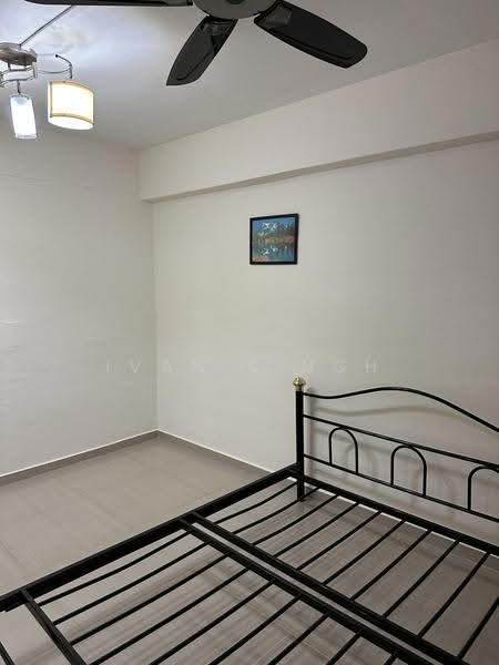 527 Jurong West Street 52, 527 Jurong West Street 52, Boon Lay / Jurong / Tuas, 2 Bedrooms, 721 sqft, HDB Flat For Sale, by Ivan Singh, 500284023 - Master Suite with En Suite - PropertyGuru.com.sg