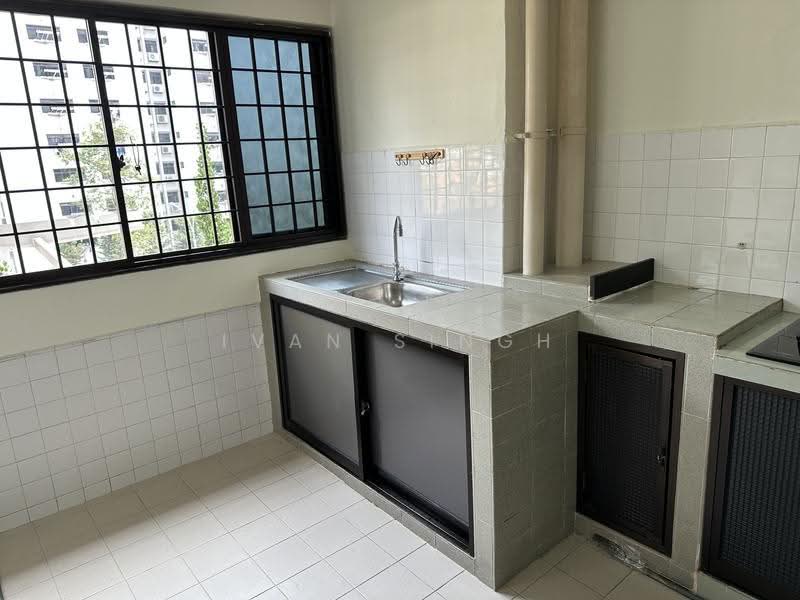527 Jurong West Street 52, 527 Jurong West Street 52, Boon Lay / Jurong / Tuas, 2 Bedrooms, 721 sqft, HDB Flat For Sale, by Ivan Singh, 500284023 - Eat - In - Kitchen - PropertyGuru.com.sg