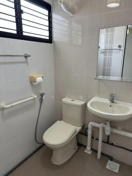 527 Jurong West Street 52, 527 Jurong West Street 52, Boon Lay / Jurong / Tuas, 2 Bedrooms, 721 sqft, HDB Flat For Sale, by Ivan Singh, 500284023 - En Suite - PropertyGuru.com.sg