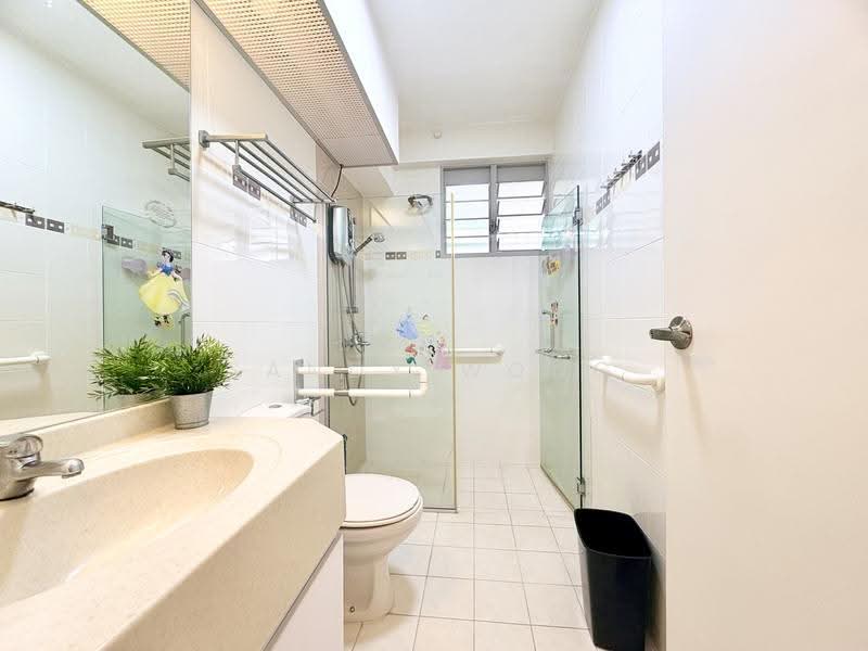 272B Sengkang Central, 272B Sengkang Central, Hougang / Punggol / Sengkang, Room Rental, 120 sqft, HDB Flat For Rent, by Sandy Wong, 500284031 - Bathroom - PropertyGuru.com.sg