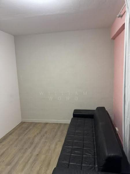 1 Beach Road, 1 Beach Road, Beach Road / Bugis / Rochor, 2 Bedrooms, 360 sqft, HDB Flat For Rent, by William Wong, 500284041 - Living Room - PropertyGuru.com.sg