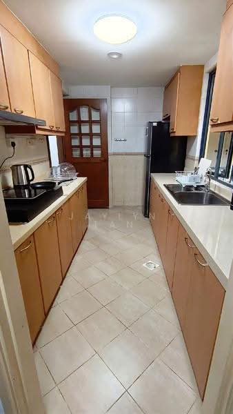 Westcove Condo, 10 West Coast Crescent, Buona Vista / West Coast / Clementi New Town, Room Rental, 100 sqft, Condominium For Rent, by Jaylyn Tan, 500284062 - Kitchen - PropertyGuru.com.sg