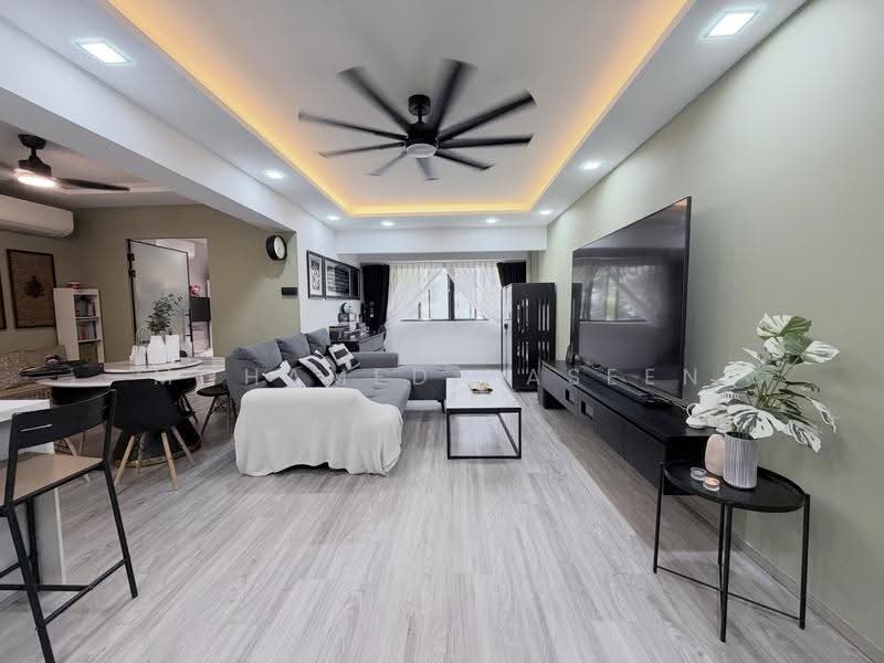322 Sembawang Close, 322 Sembawang Close, Sembawang / Yishun, 4 Bedrooms, 1,324 sqft, HDB Flat For Sale, by Mohamed Yaseen, 500284070 - Living Room - PropertyGuru.com.sg