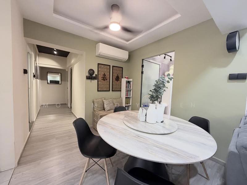 322 Sembawang Close, 322 Sembawang Close, Sembawang / Yishun, 4 Bedrooms, 1,324 sqft, HDB Flat For Sale, by Mohamed Yaseen, 500284070 - Dining Room - PropertyGuru.com.sg