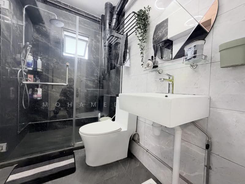 322 Sembawang Close, 322 Sembawang Close, Sembawang / Yishun, 4 Bedrooms, 1,324 sqft, HDB Flat For Sale, by Mohamed Yaseen, 500284070 - Bathroom - PropertyGuru.com.sg