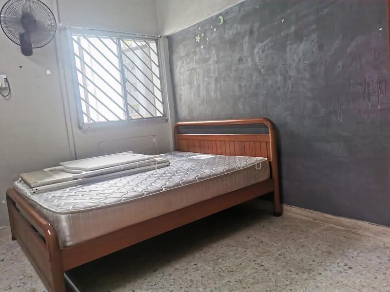 212 Ang Mo Kio Avenue 3, 212 Ang Mo Kio Avenue 3, Ang Mo Kio / Bishan / Thomson, 2 Bedrooms, 721 sqft, HDB Flat For Sale, by Winnie Wu, 500284093 - Bedroom - PropertyGuru.com.sg