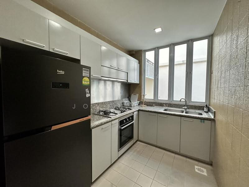 The Huntington, 190 Moulmein Road, Newton / Novena, Room Rental, 150 sqft, Condominium For Rent, by Jovyn Gan, 500284098 - Kitchen - PropertyGuru.com.sg