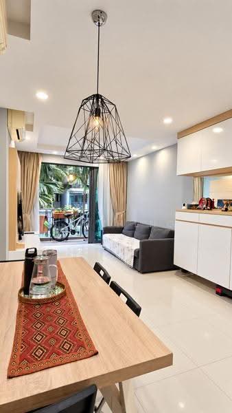Esparina Residences, 111 Compassvale Bow, Hougang / Punggol / Sengkang, 2 Bedrooms, 829 sqft, Condominium For Sale, by Liew Wenzheng, 500284113 - PropertyGuru.com.sg