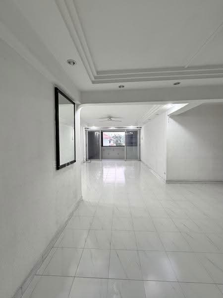 161 Yishun Street 11, 161 Yishun Street 11, Sembawang / Yishun, 3 Bedrooms, 1,302 sqft, HDB Flat For Sale, by Edwin Teo, 500284128 - PropertyGuru.com.sg