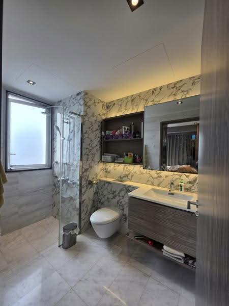 Queens Peak, 1 Dundee Road, Alexandra / Commonwealth, 3 Bedrooms, 1,055 sqft, Condominium For Rent, by Keith Tan, 500284129 - Bathroom - PropertyGuru.com.sg