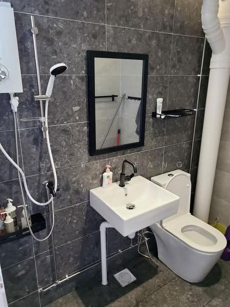 230 Choa Chu Kang Central, 230 Choa Chu Kang Central, Dairy Farm / Bukit Panjang / Choa Chu Kang, Room Rental, 107 sqft, HDB Flat For Rent, by Ho Shu Fang ., 500284142 - Bathroom - PropertyGuru.com.sg