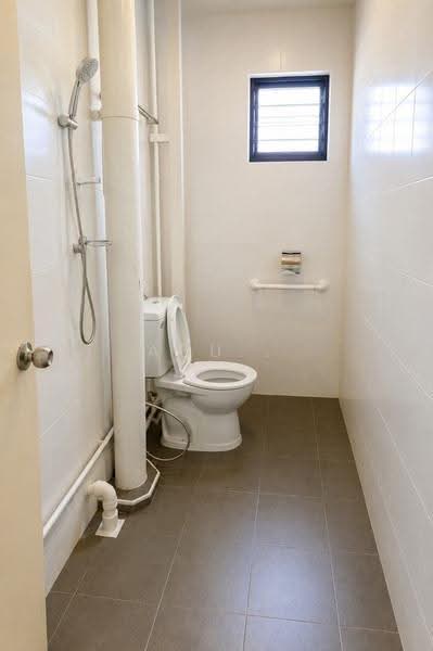 539 Bukit Batok Street 52, 539 Bukit Batok Street 52, Dairy Farm / Bukit Panjang / Choa Chu Kang, 2 Bedrooms, 720 sqft, HDB Flat For Rent, by Abu ., 500284144 - Bathroom - PropertyGuru.com.sg