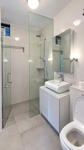Hillcrest Arcadia, 253 Arcadia Road, Newton / Novena, 2 Bedrooms, 452 sqft, Condominium For Sale, by Luke Lim, 500284148 - Bathroom - PropertyGuru.com.sg