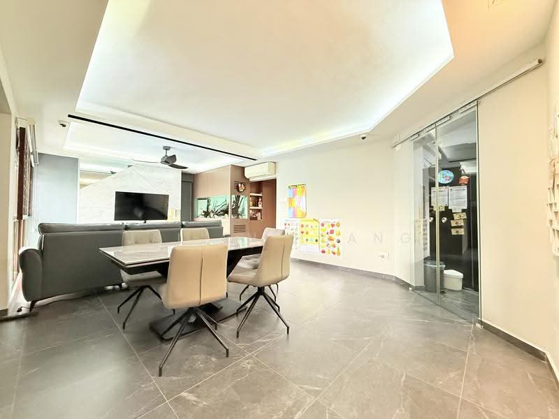 656B Jurong West Street 61, 656B Jurong West Street 61, Boon Lay / Jurong / Tuas, 4 Bedrooms, 1,421 sqft, HDB Flat For Sale, by Jallen Huang, 500284152 - Living Room - PropertyGuru.com.sg