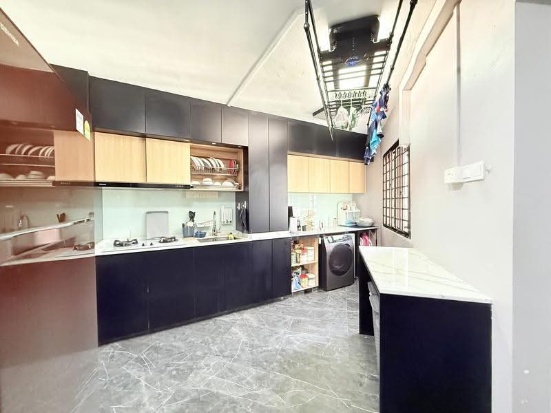 656B Jurong West Street 61, 656B Jurong West Street 61, Boon Lay / Jurong / Tuas, 4 Bedrooms, 1,421 sqft, HDB Flat For Sale, by Jallen Huang, 500284152 - Kitchen - PropertyGuru.com.sg