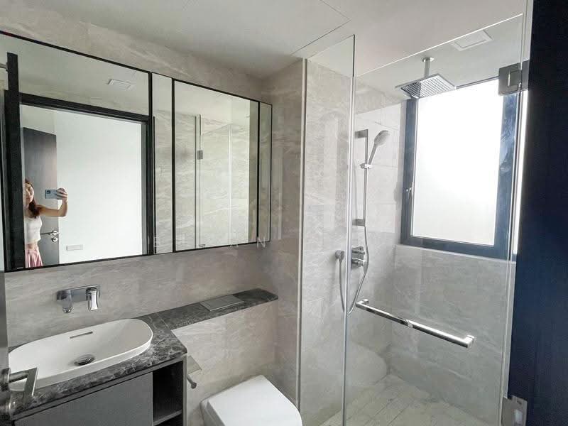 120 Grange, 120 Grange Road, Tanglin / Holland / Bukit Timah, 2 Bedrooms, 678 sqft, Condominium For Sale, by Bryan Chua, 500284156 - Bathroom - PropertyGuru.com.sg