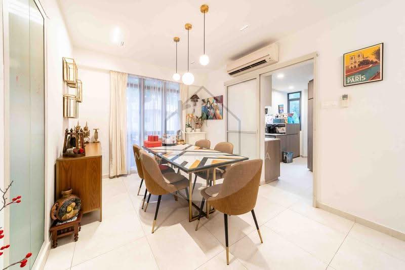 East Meadows, 32 Tanah Merah Kechil Road, Bedok / Upper East Coast, 3 Bedrooms, 1,281 sqft, Condominium For Sale, by Timothy Tan, 500284161 - Dining Room - PropertyGuru.com.sg