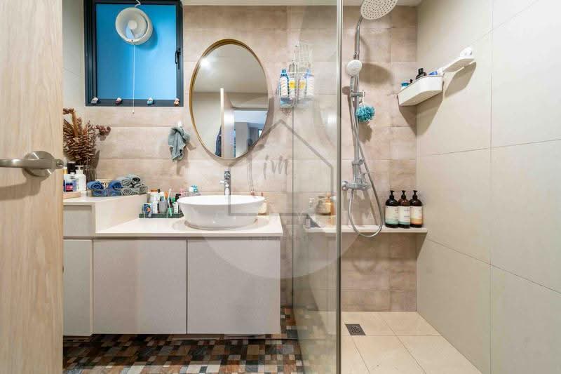 East Meadows, 32 Tanah Merah Kechil Road, Bedok / Upper East Coast, 3 Bedrooms, 1,281 sqft, Condominium For Sale, by Timothy Tan, 500284161 - Bathroom - PropertyGuru.com.sg