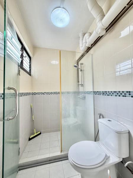 175 Bishan Street 13, 175 Bishan Street 13, Ang Mo Kio / Bishan / Thomson, 3 Bedrooms, 893 sqft, HDB Flat For Sale, by Aloysius Mok, 500284164 - Bathroom - PropertyGuru.com.sg