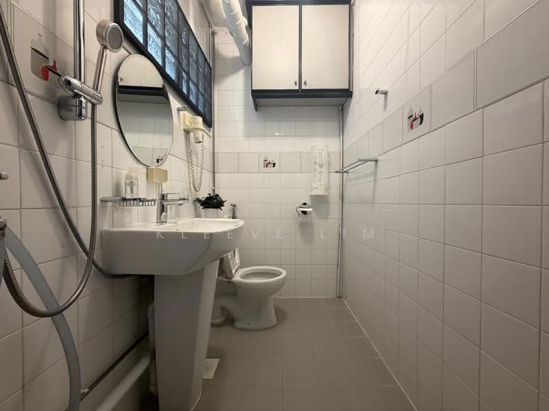 491B Tampines Avenue 9, 491B Tampines Avenue 9, Pasir Ris / Tampines, Room Rental, 150 sqft, HDB Flat For Rent, by Kleeve Lim, 500284181 - Bathroom - PropertyGuru.com.sg