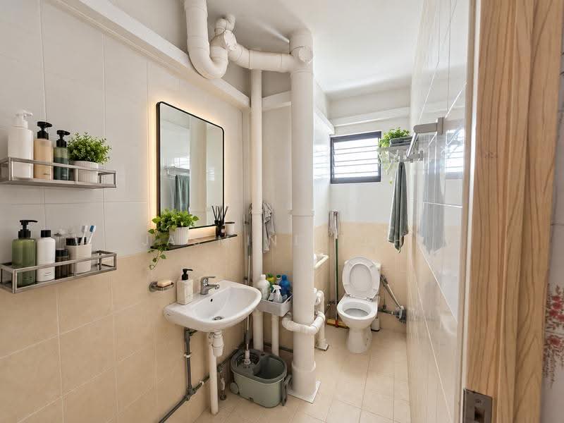 327 Jurong East Street 31, 327 Jurong East Street 31, Boon Lay / Jurong / Tuas, 4 Bedrooms, 1,604 sqft, HDB Flat For Sale, by Jasmine Toh, 500284199 - Bathroom - PropertyGuru.com.sg