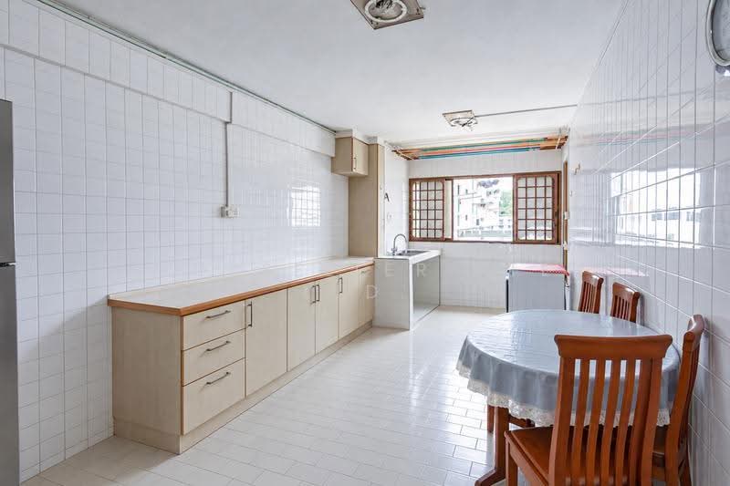 233 Bukit Batok East Avenue 5, 233 Bukit Batok East Avenue 5, Dairy Farm / Bukit Panjang / Choa Chu Kang, 2 Bedrooms, 721 sqft, HDB Flat For Sale, by KOH YONG JIAN, 500284204 - Kitchen - PropertyGuru.com.sg