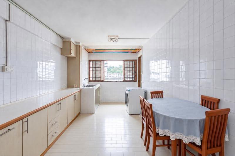 233 Bukit Batok East Avenue 5, 233 Bukit Batok East Avenue 5, Dairy Farm / Bukit Panjang / Choa Chu Kang, 2 Bedrooms, 721 sqft, HDB Flat For Sale, by KOH YONG JIAN, 500284204 - Kitchen - PropertyGuru.com.sg