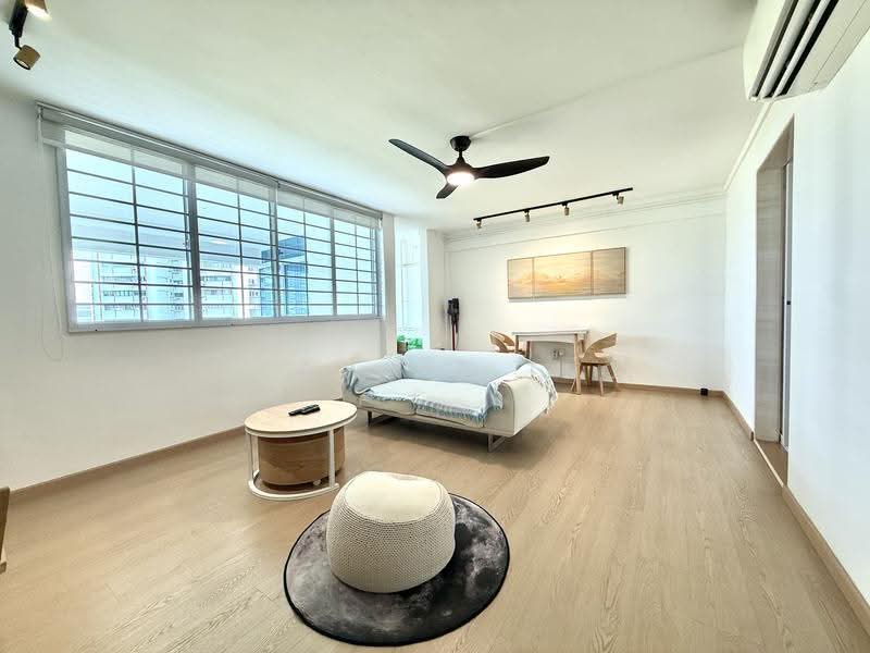 632 Hougang Avenue 8, 632 Hougang Avenue 8, Hougang / Punggol / Sengkang, 3 Bedrooms, 958 sqft, HDB Flat For Sale, by Jasmine Teo, 500284211 - Living Room - PropertyGuru.com.sg