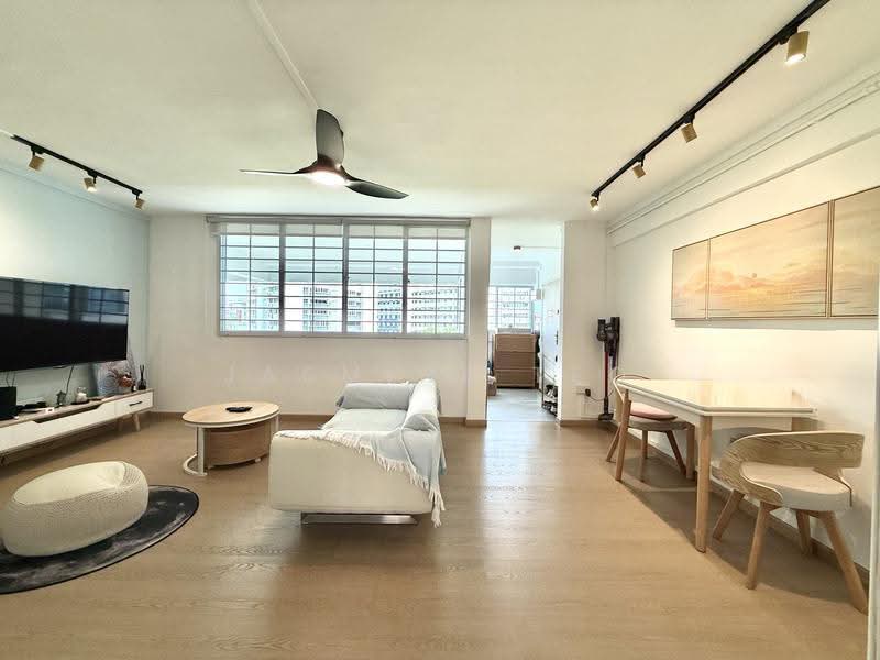 632 Hougang Avenue 8, 632 Hougang Avenue 8, Hougang / Punggol / Sengkang, 3 Bedrooms, 958 sqft, HDB Flat For Sale, by Jasmine Teo, 500284211 - Living Room - PropertyGuru.com.sg