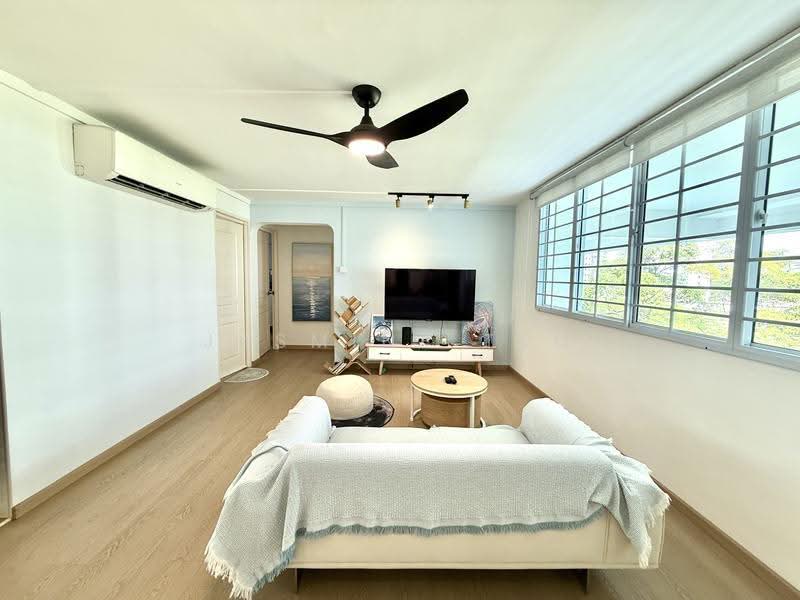 632 Hougang Avenue 8, 632 Hougang Avenue 8, Hougang / Punggol / Sengkang, 3 Bedrooms, 958 sqft, HDB Flat For Sale, by Jasmine Teo, 500284211 - Living Room - PropertyGuru.com.sg