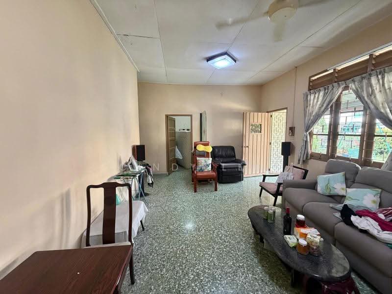 Serangoon Garden Estate, Cooling Close, Hougang / Punggol / Sengkang, 3 Bedrooms, 2,801 sqft, Terraced House For Sale, by Cindy Lee, 500284218 - Living Room - PropertyGuru.com.sg
