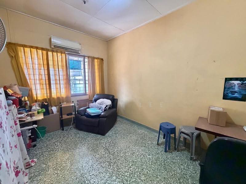 Serangoon Garden Estate, Cooling Close, Hougang / Punggol / Sengkang, 3 Bedrooms, 2,801 sqft, Terraced House For Sale, by Cindy Lee, 500284218 - Living Room - PropertyGuru.com.sg