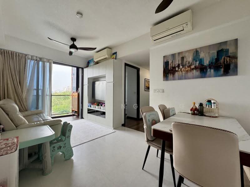 Lake Grande, 2 Jurong Lake Link, Boon Lay / Jurong / Tuas, 3 Bedrooms, 904 sqft, Condominium For Sale, by Kai Ming Ong, 500284229 - Living Room - PropertyGuru.com.sg