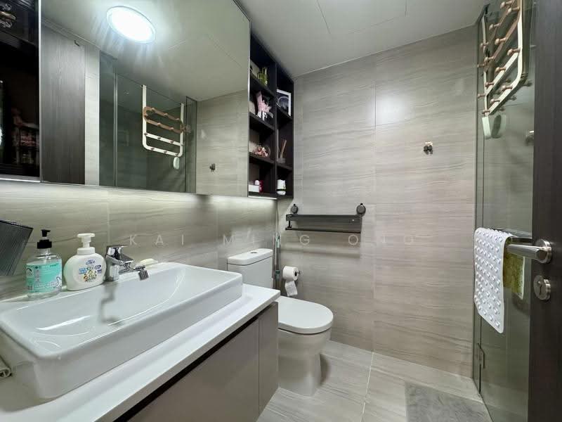 Lake Grande, 2 Jurong Lake Link, Boon Lay / Jurong / Tuas, 3 Bedrooms, 904 sqft, Condominium For Sale, by Kai Ming Ong, 500284229 - Bathroom - PropertyGuru.com.sg