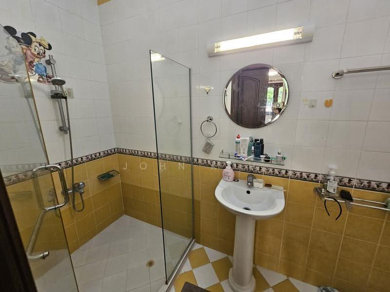 118 farrer road, Tanglin / Holland / Bukit Timah, 6 Bedrooms, 4,500 sqft, Corner Terrace For Rent, by John Koh, 500284230 - Bathroom - PropertyGuru.com.sg