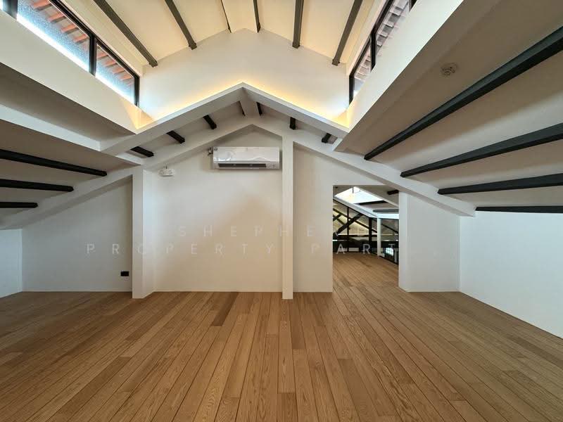 Premium Office with Mezzanine @ Keong Saik Shophouse, Keong Saik Road, Chinatown / Tanjong Pagar, 4,958 sqft, Office For Rent, by Shepherd Property Partners, 500284231 - Mezzanine - CommercialGuru.com.sg