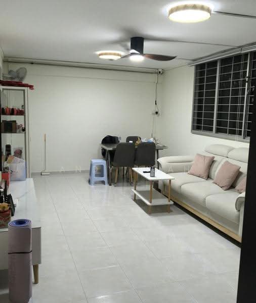 289 Yishun Avenue 6, 289 Yishun Avenue 6, Sembawang / Yishun, Room Rental, 160 sqft, HDB Flat For Rent, by Andy Kuah, 500284236 - Living Room - PropertyGuru.com.sg