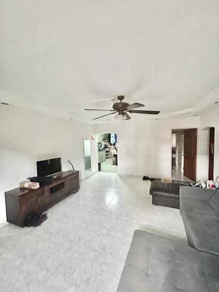 11 Eunos Crescent, 11 Eunos Crescent, Eunos / Geylang / Paya Lebar, 3 Bedrooms, 979 sqft, HDB Flat For Sale, by Elaine Tan, 500284250 - Living Room - PropertyGuru.com.sg