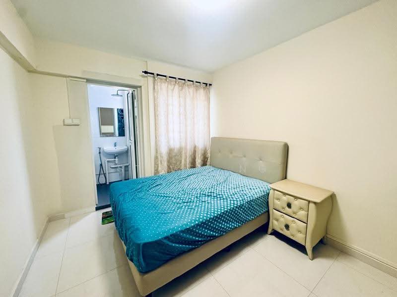 421 Bukit Batok West Avenue 2, 421 Bukit Batok West Avenue 2, Dairy Farm / Bukit Panjang / Choa Chu Kang, 2 Bedrooms, 732 sqft, HDB Flat For Rent, by Steven NG, 500284253 - Bedroom - PropertyGuru.com.sg