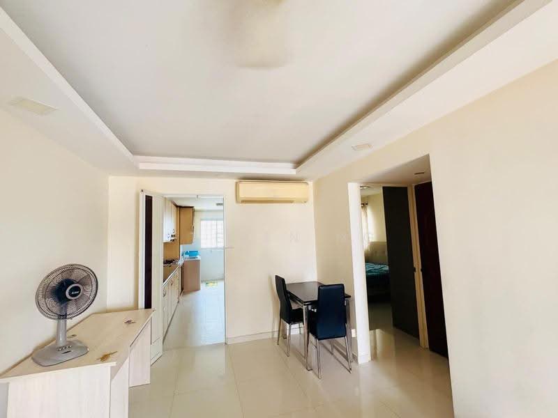 421 Bukit Batok West Avenue 2, 421 Bukit Batok West Avenue 2, Dairy Farm / Bukit Panjang / Choa Chu Kang, 2 Bedrooms, 732 sqft, HDB Flat For Rent, by Steven NG, 500284253 - Kitchen - PropertyGuru.com.sg